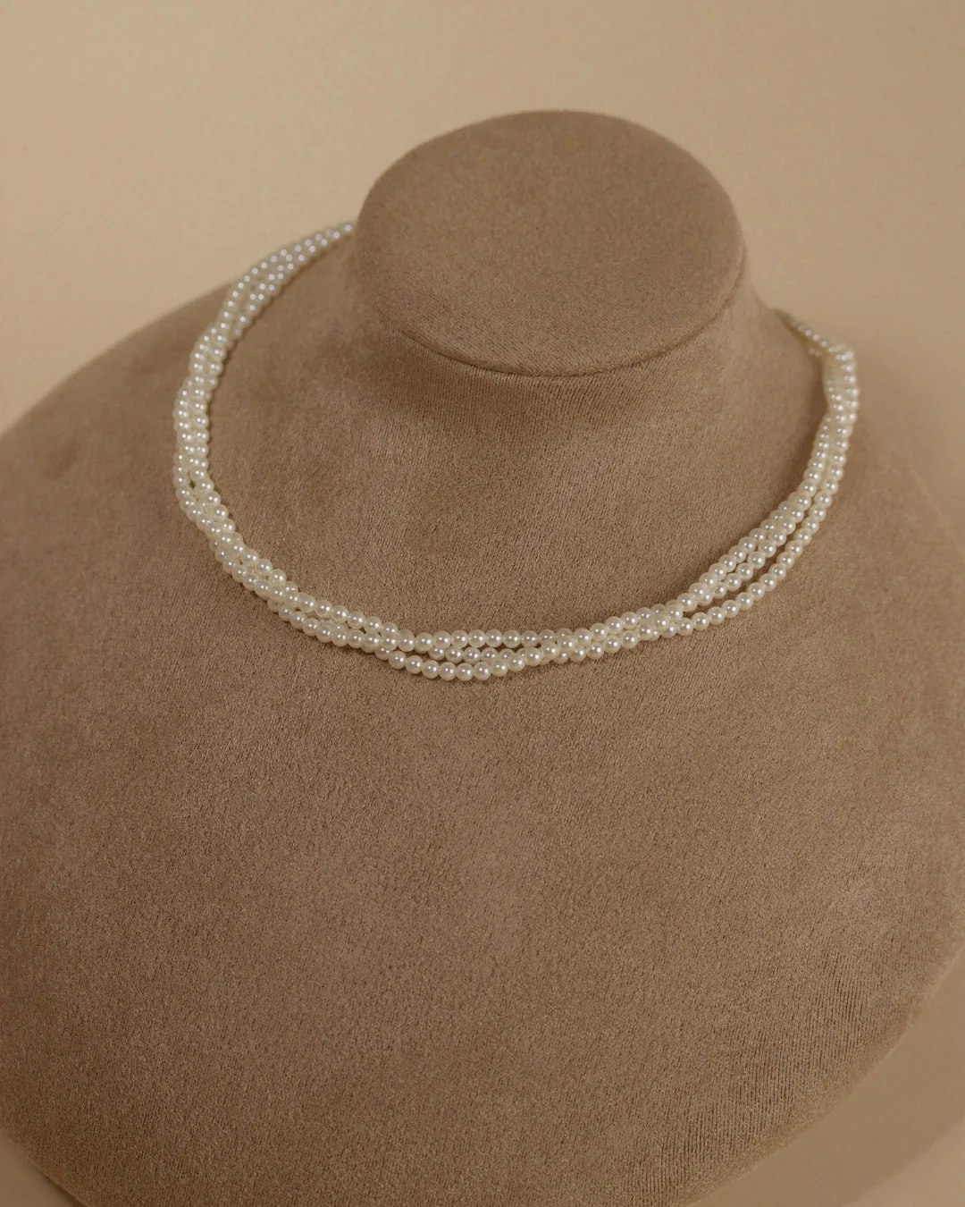 Classic Pearl Necklace - Image 3