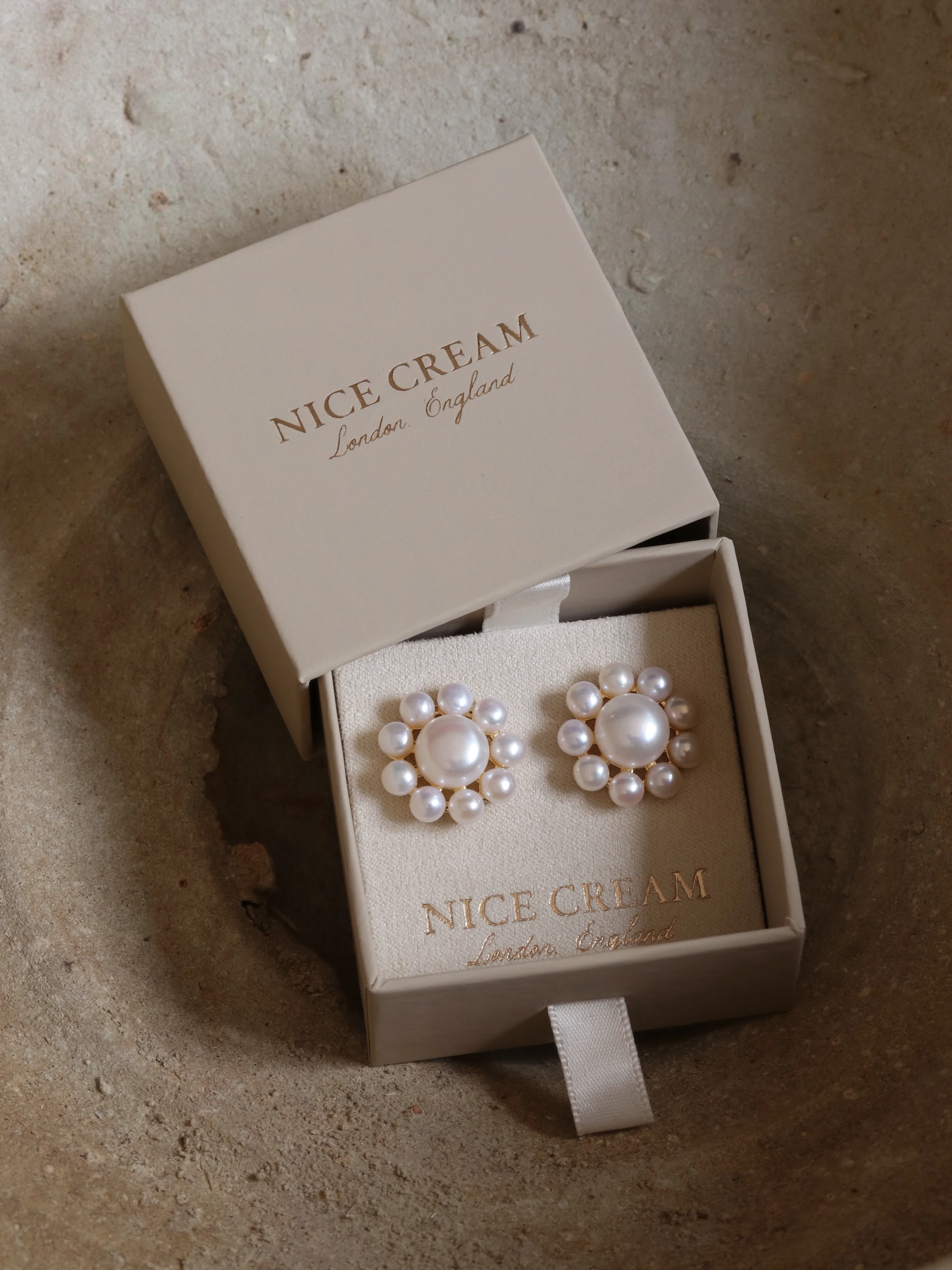 Kate Pearl Earrings - Image 4