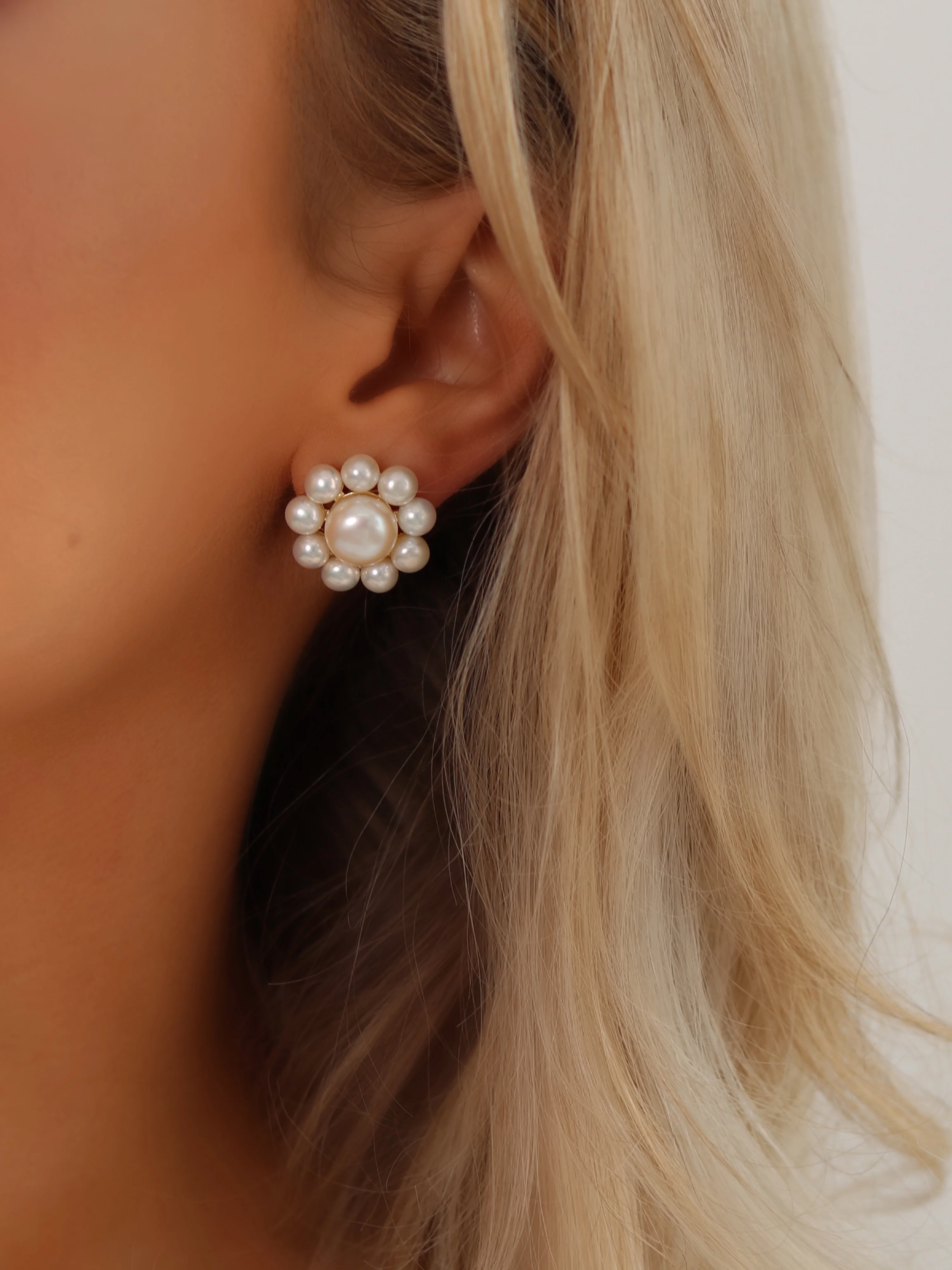 Kate Pearl Earrings - Image 5