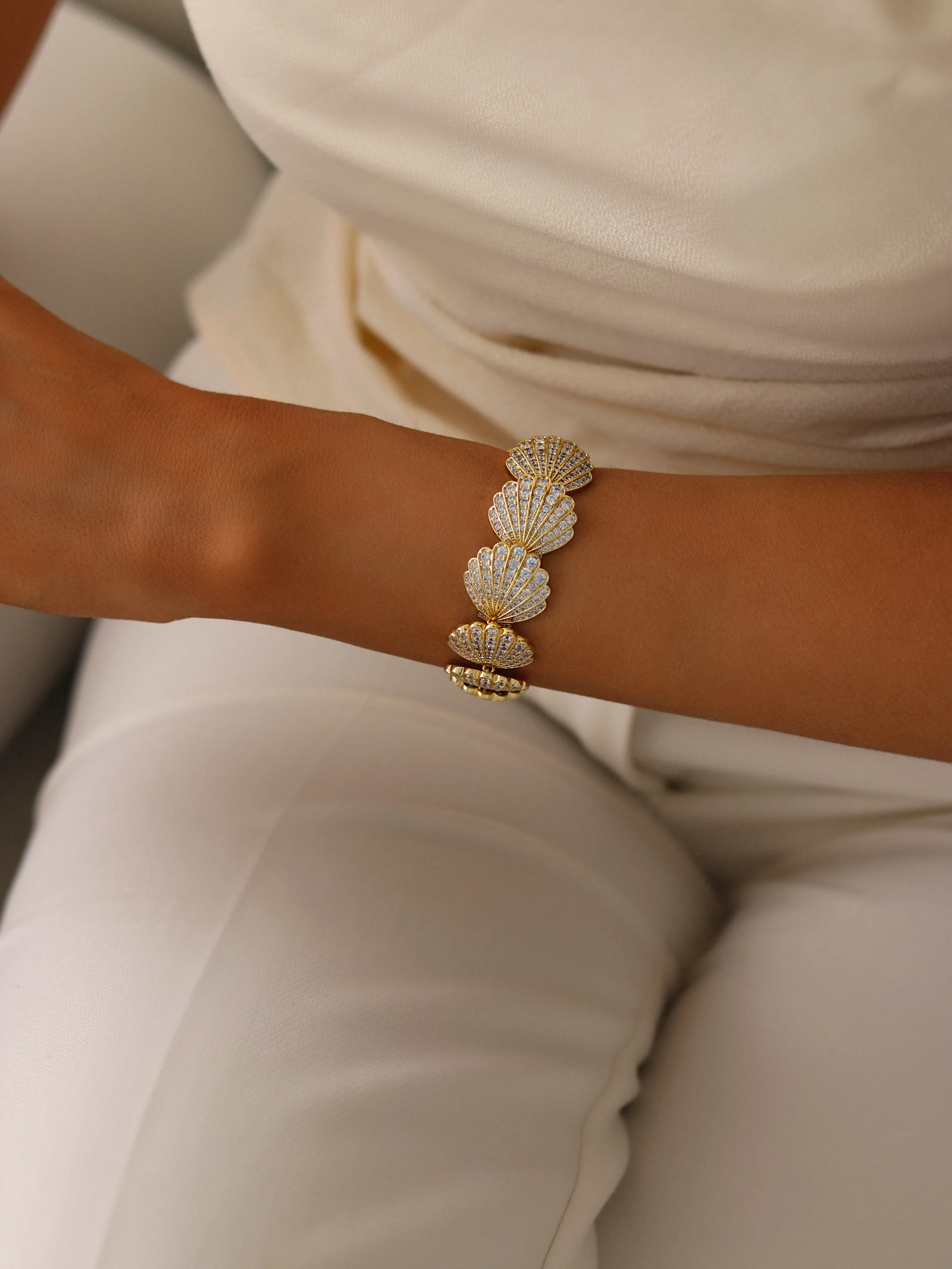 Muriel Pavé Necklace - Image 4